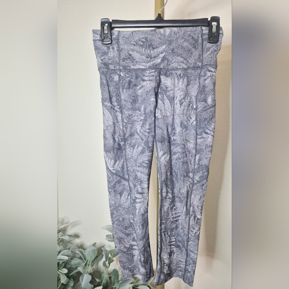 Lululemon Athletica Fast And Free 19" Crop Kindred Spirit Alpine Size 6